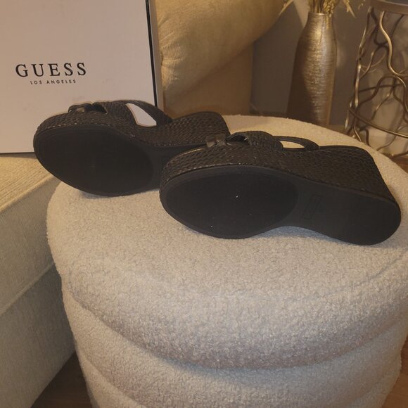 Guess Black Wedge Sandle Size 8 - Picture 2 of 2